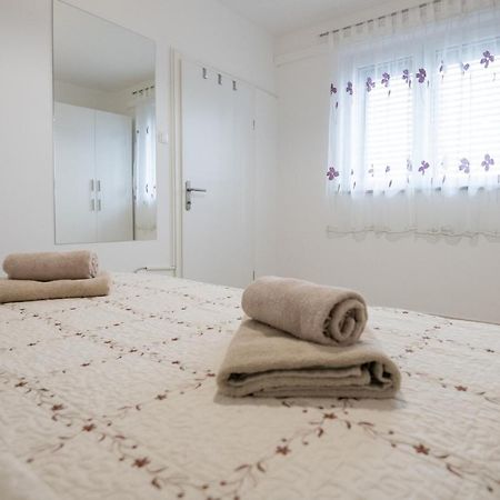 Apartman Ruza พอดโกรา ภายนอก รูปภาพ