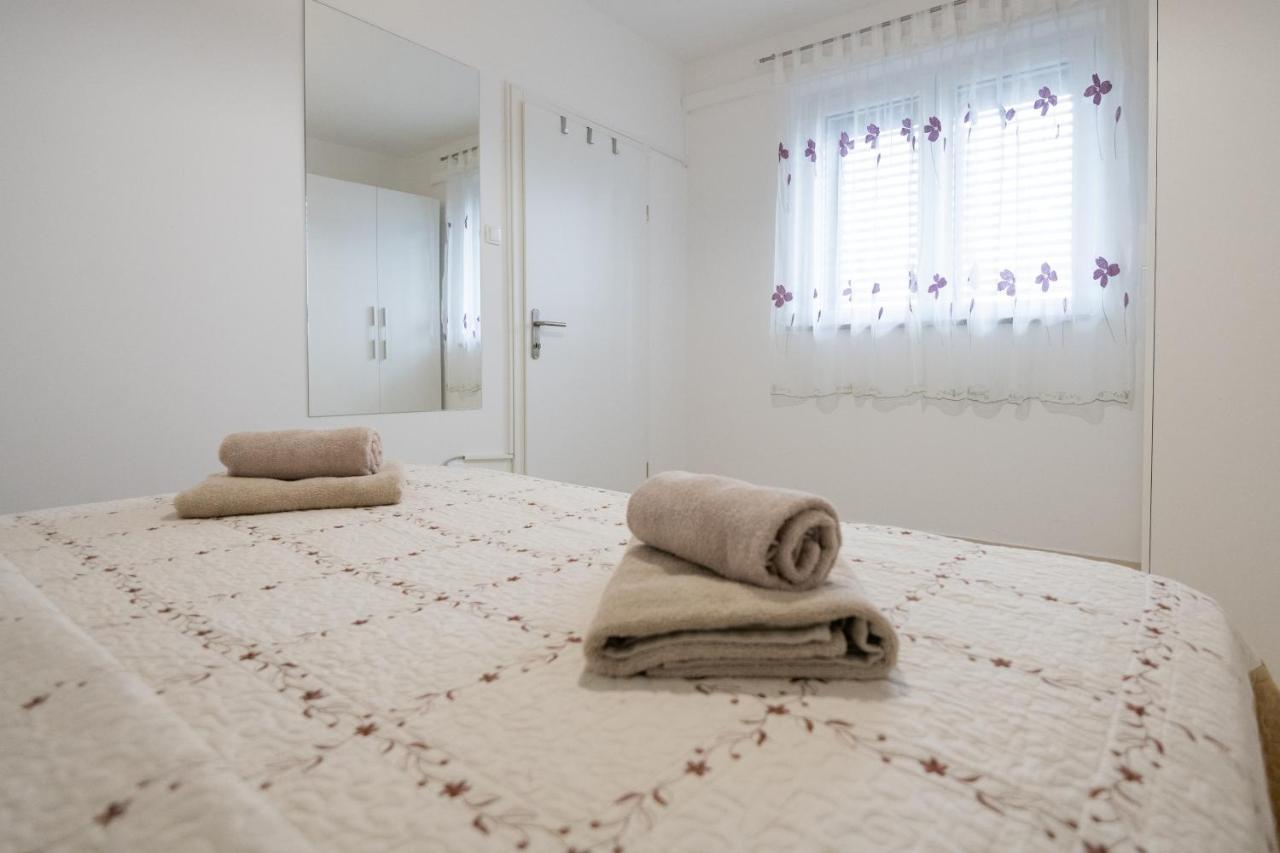 Apartman Ruza พอดโกรา ภายนอก รูปภาพ